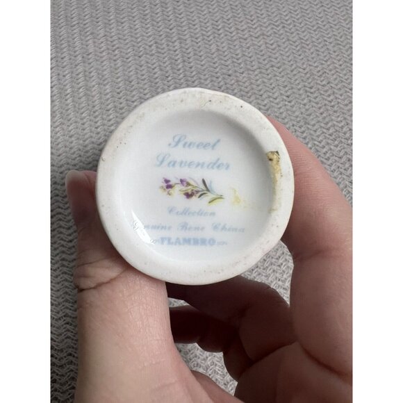 Flambro  Bone China Mini Vase Sweet Lavender ‎ Augustus Rache 1988 Signed.5" T - Picture 4 of 9